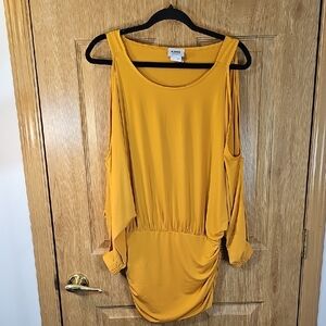 Monroe & Main Golden Long Sleeve Top
